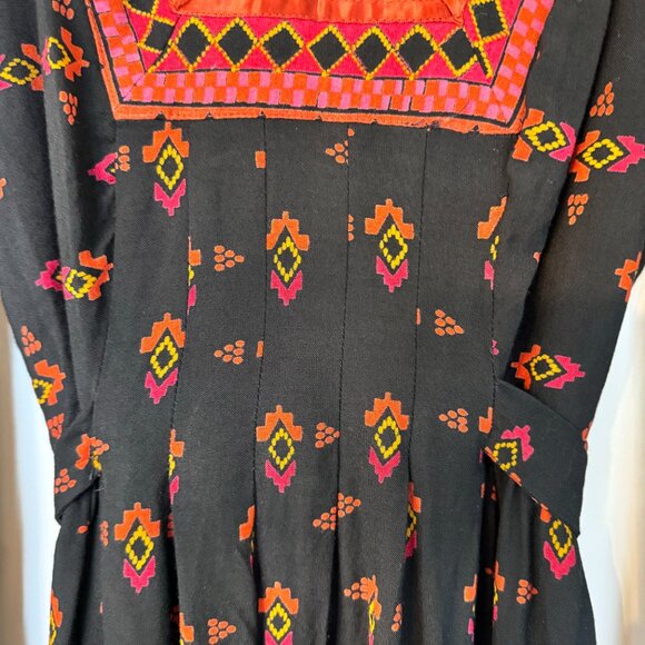 Colourful Long Sleeved Patterned Midi Dress - Picture 6 of 13